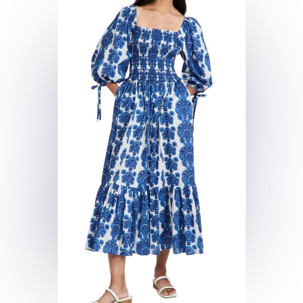 Cara Cara Smocked Midi Dress